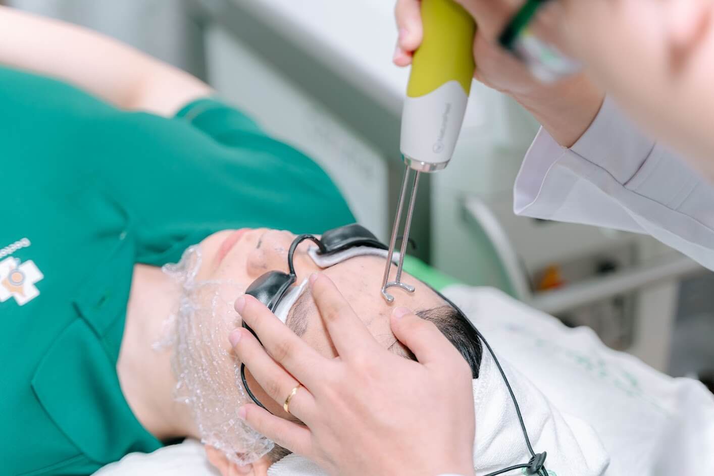 Laser điều trị mụn Doctor Acnes