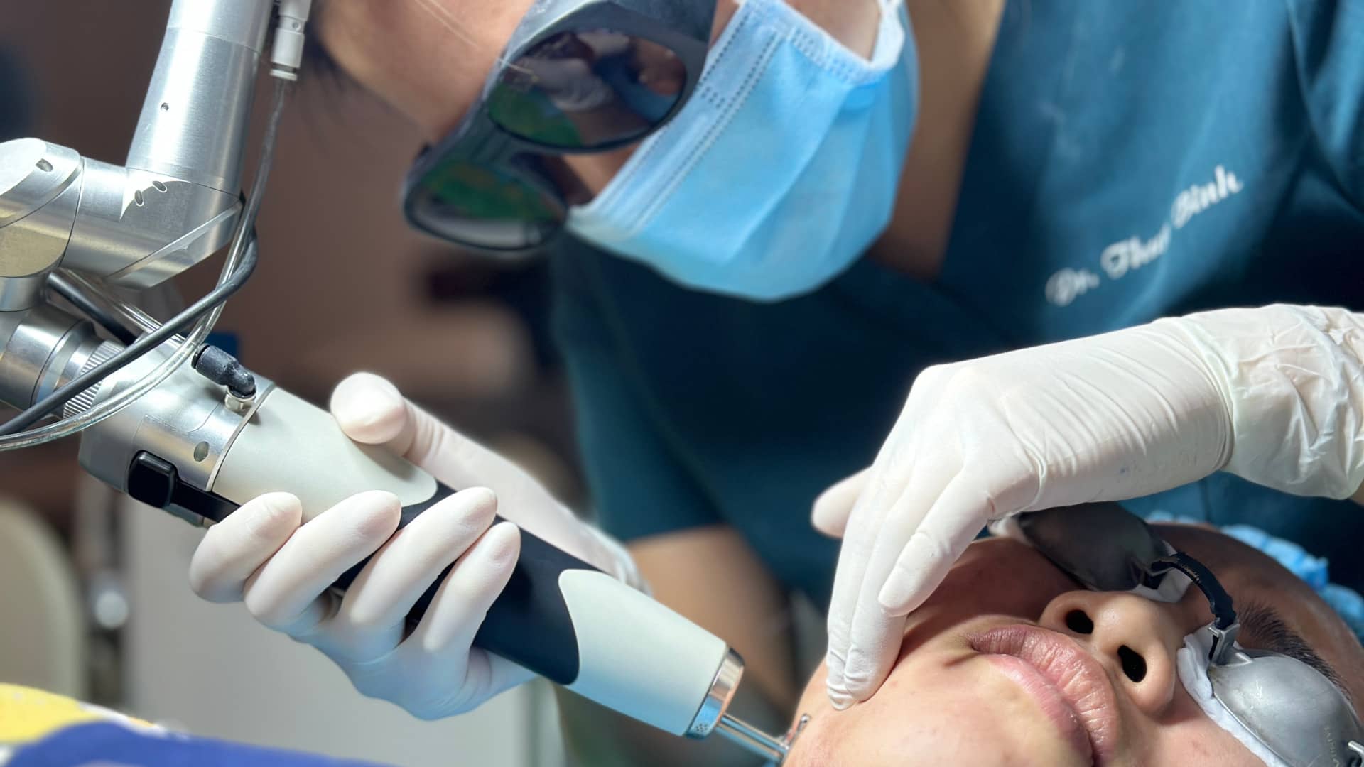 Laser NdYAG trị sẹo tại phòng khám Doctor Acnes