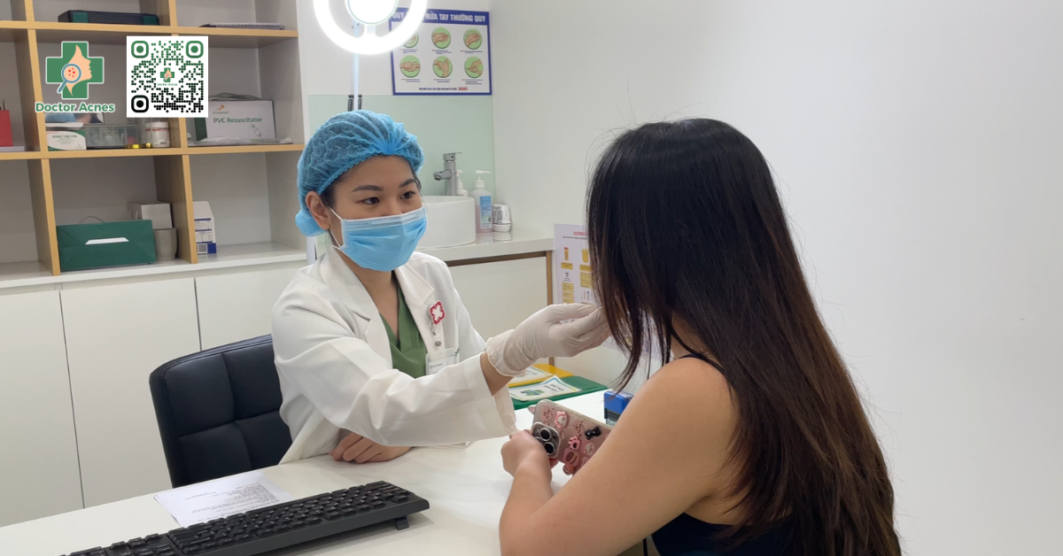 Thăm khám trực tiếp Bác sĩ Da liễu để đánh giá đúng tình trạng da