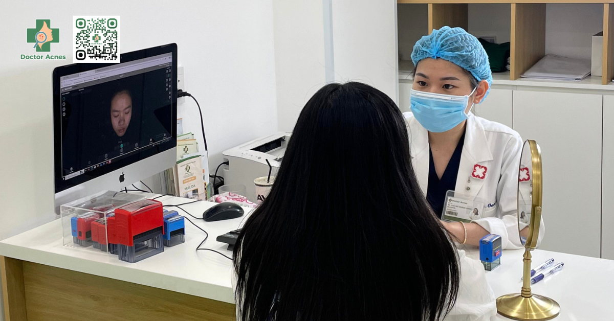 Thăm khám trực tiếp Bác sĩ Da liễu để được tư vấn sản phẩm phù hợp